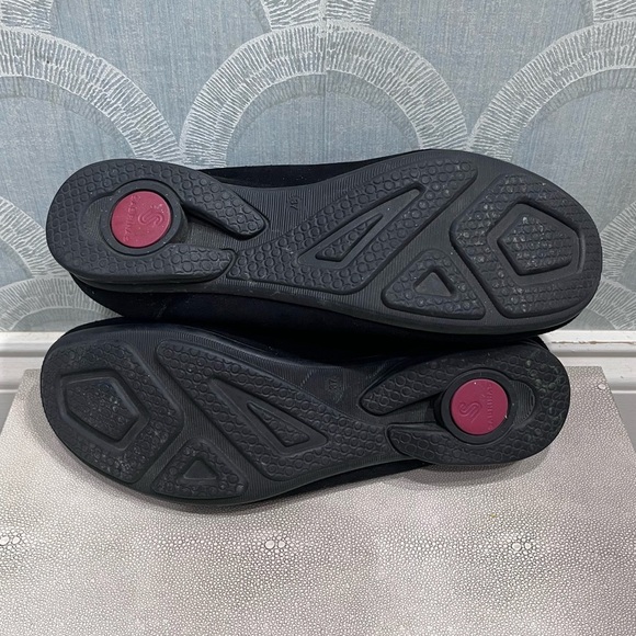 Sabrinas Shoes Black Suede Flats with Silver Embellishments, SZ EU 37 (6.5) EUC - Picture 5 of 6